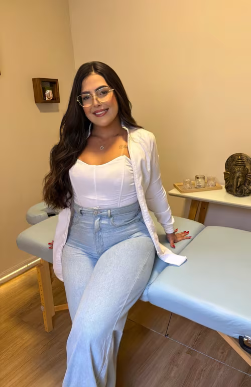 Júlia Massoterapeuta Descubra uma experiência única